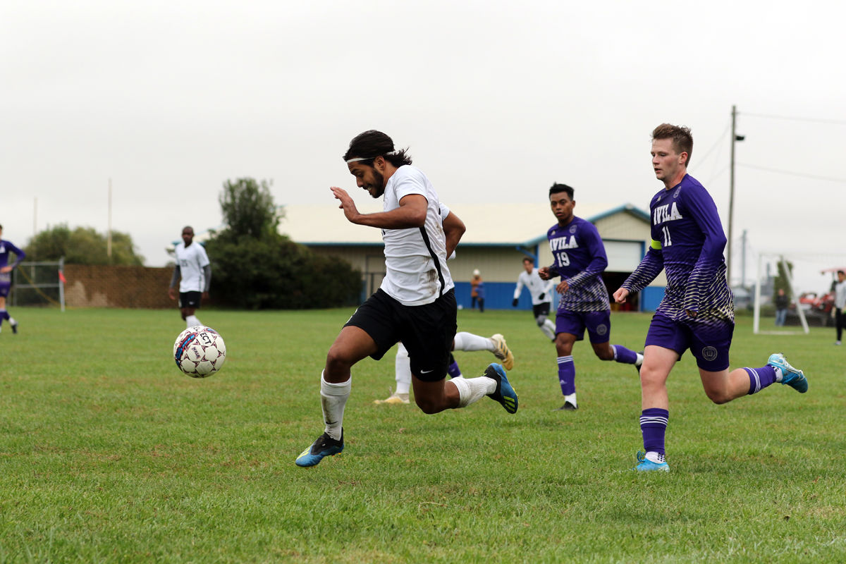 YC Mens Soccer vs Avila (36).JPG